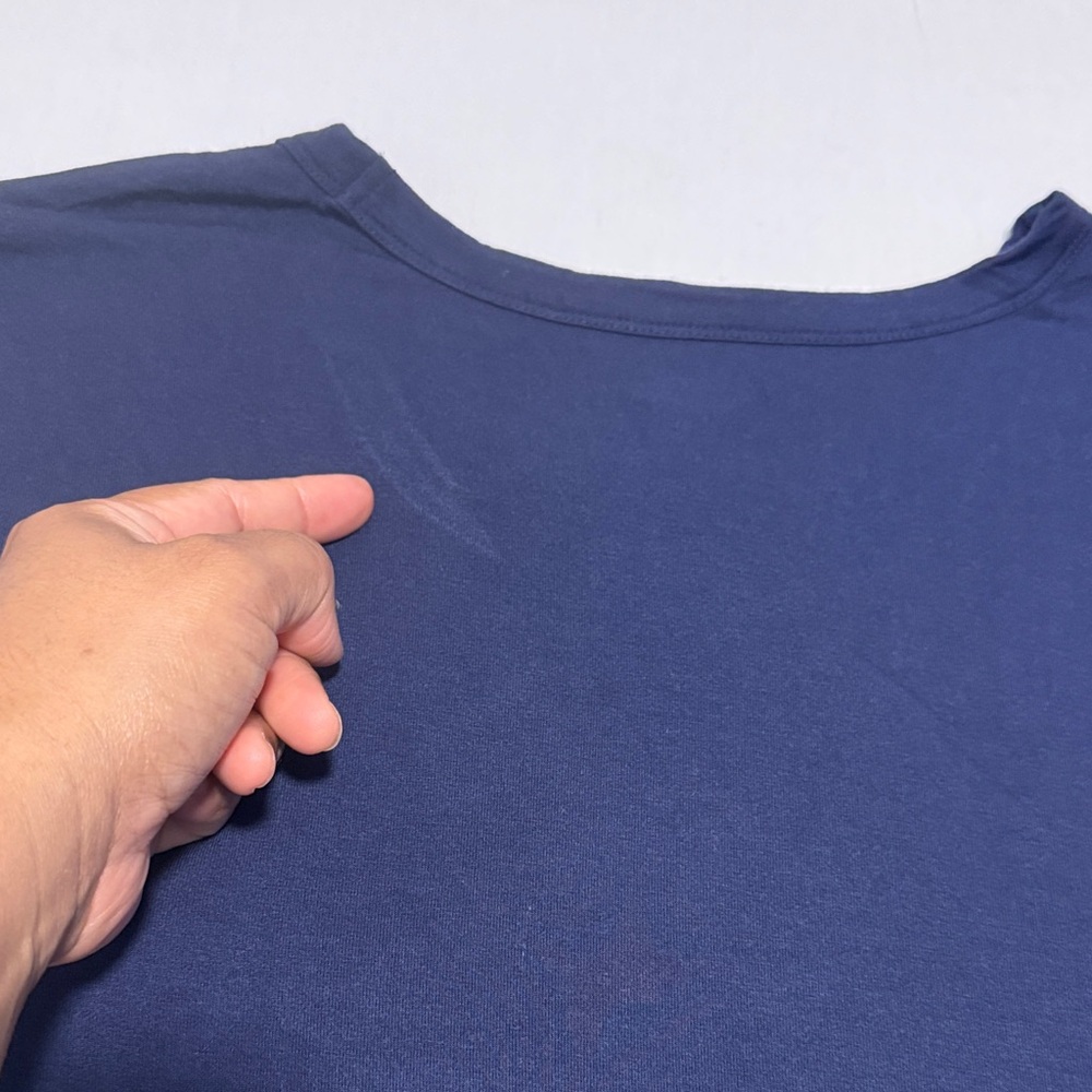 Old Navy Navy Blue T-Shirt with Colorful Peace Sign - Picture 6 of 7
